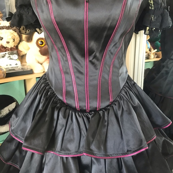 Betsey Johnson zipper black dress in size 2 - Picture 4 of 9